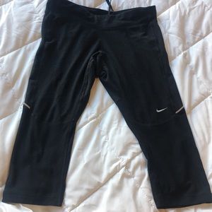 Black Capri Nike leggings